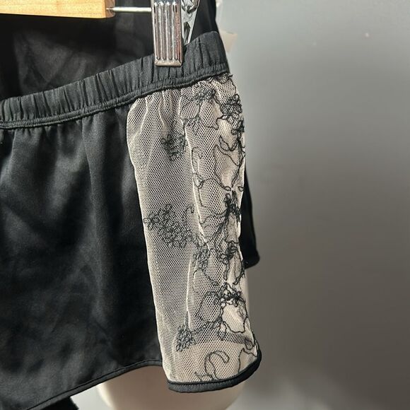 Victoria’s Secret Black Satin Lace Top and Bottom Short Set - Picture 5 of 11